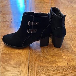 Clarks Black Ankle Booties with Buckle Detail Size 8.5